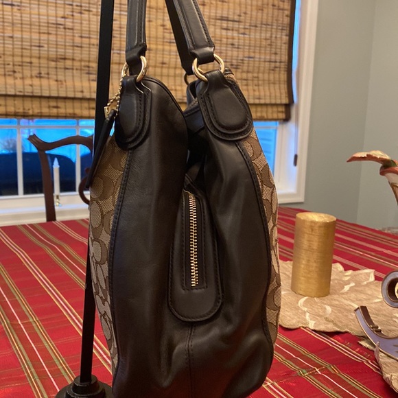 Coach leather and logo fabric Edie bag. - Picture 3 of 10
